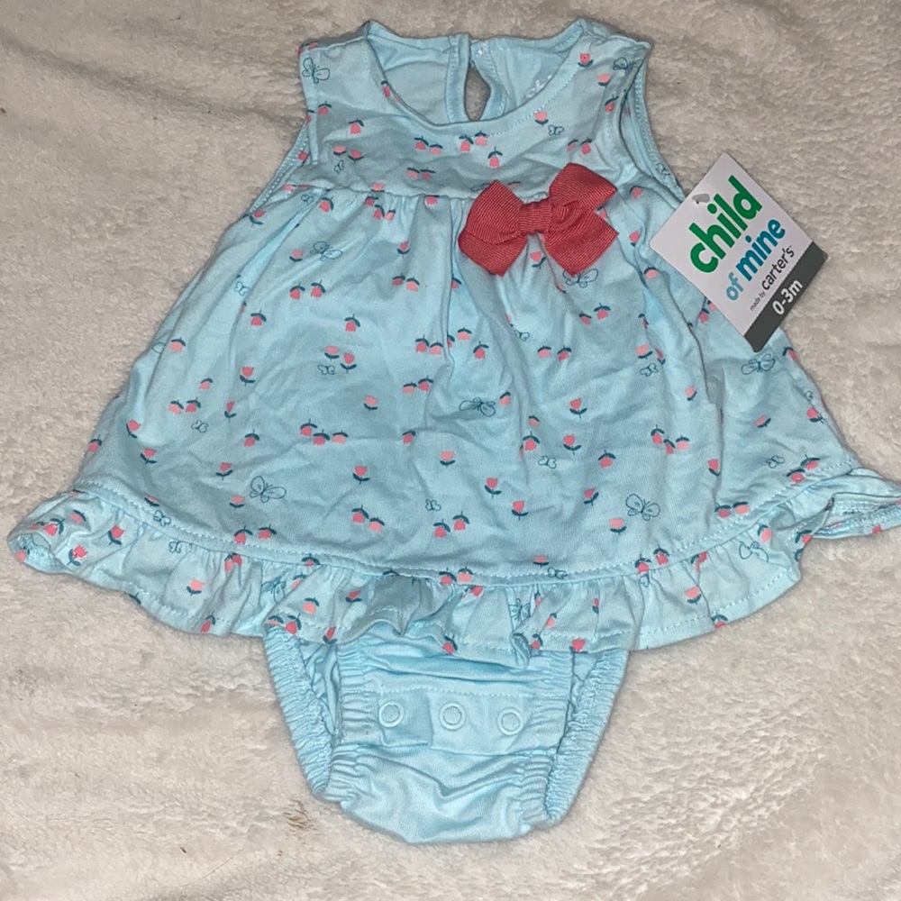 Carters onesie size 0-3 months